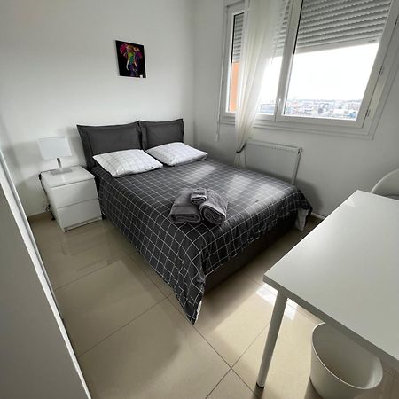 Ferienwohnung Super 4 Pieces Refait A Neuf Villeurbanne Exterior foto