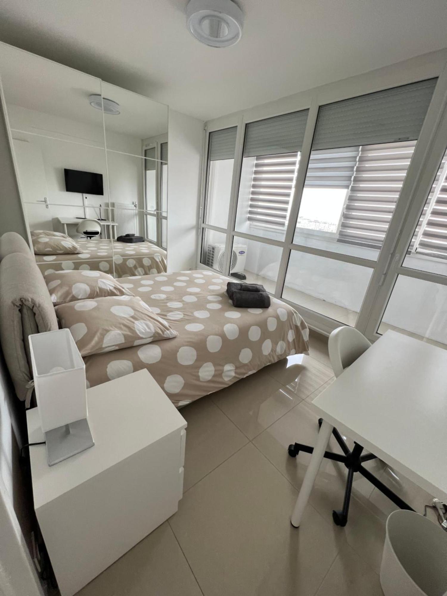 Ferienwohnung Super 4 Pieces Refait A Neuf Villeurbanne Exterior foto