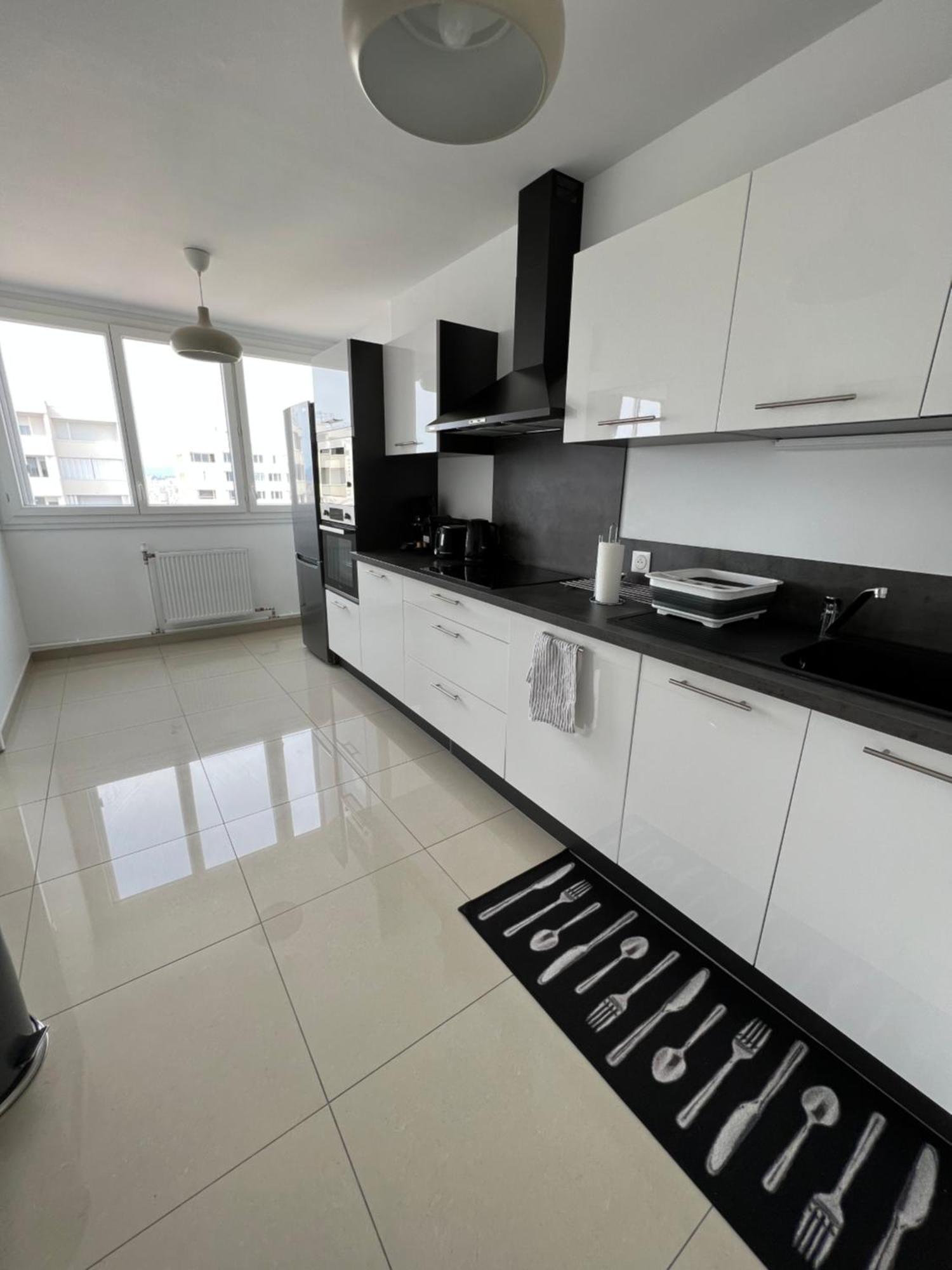 Ferienwohnung Super 4 Pieces Refait A Neuf Villeurbanne Exterior foto