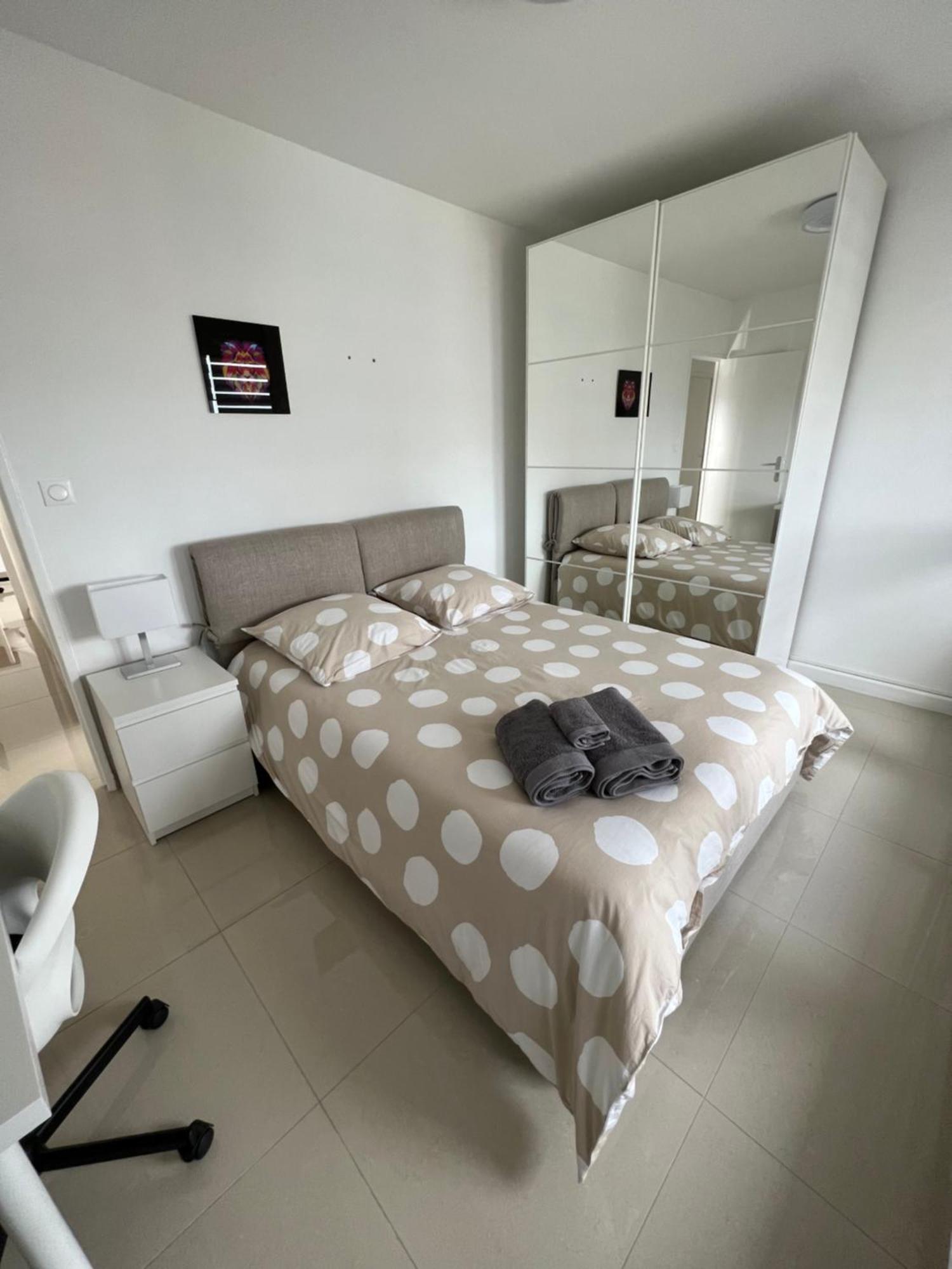Ferienwohnung Super 4 Pieces Refait A Neuf Villeurbanne Exterior foto